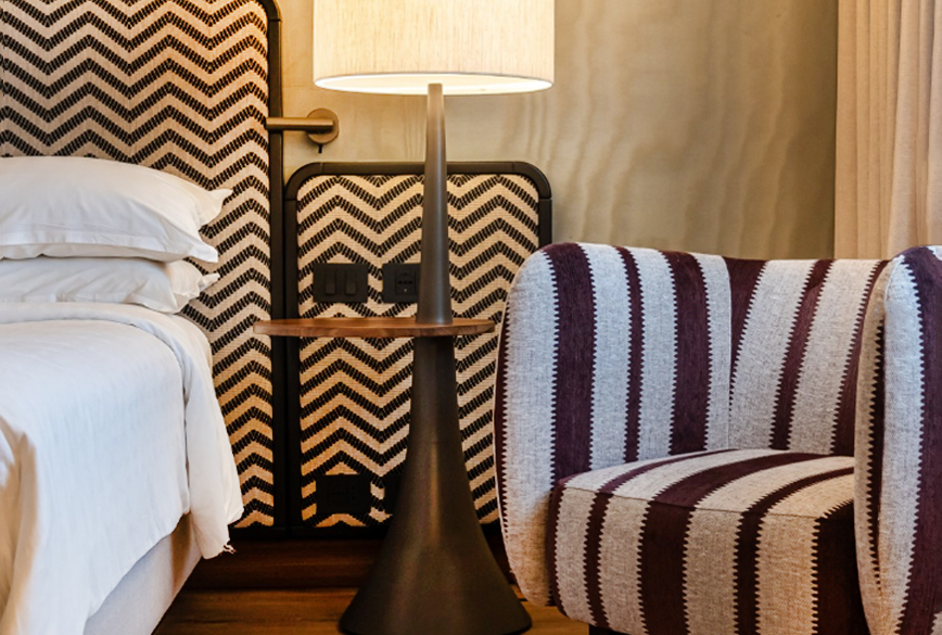 Piantana con tavolo SHERATON GOLF - Parco II